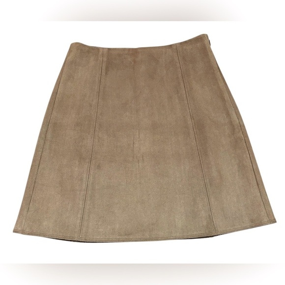 Aritza Babaton, Modern Mini Faux Suede Skirt, Size 0, Light Tan - Picture 2 of 10